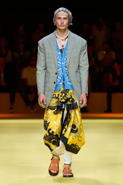 Look 1
